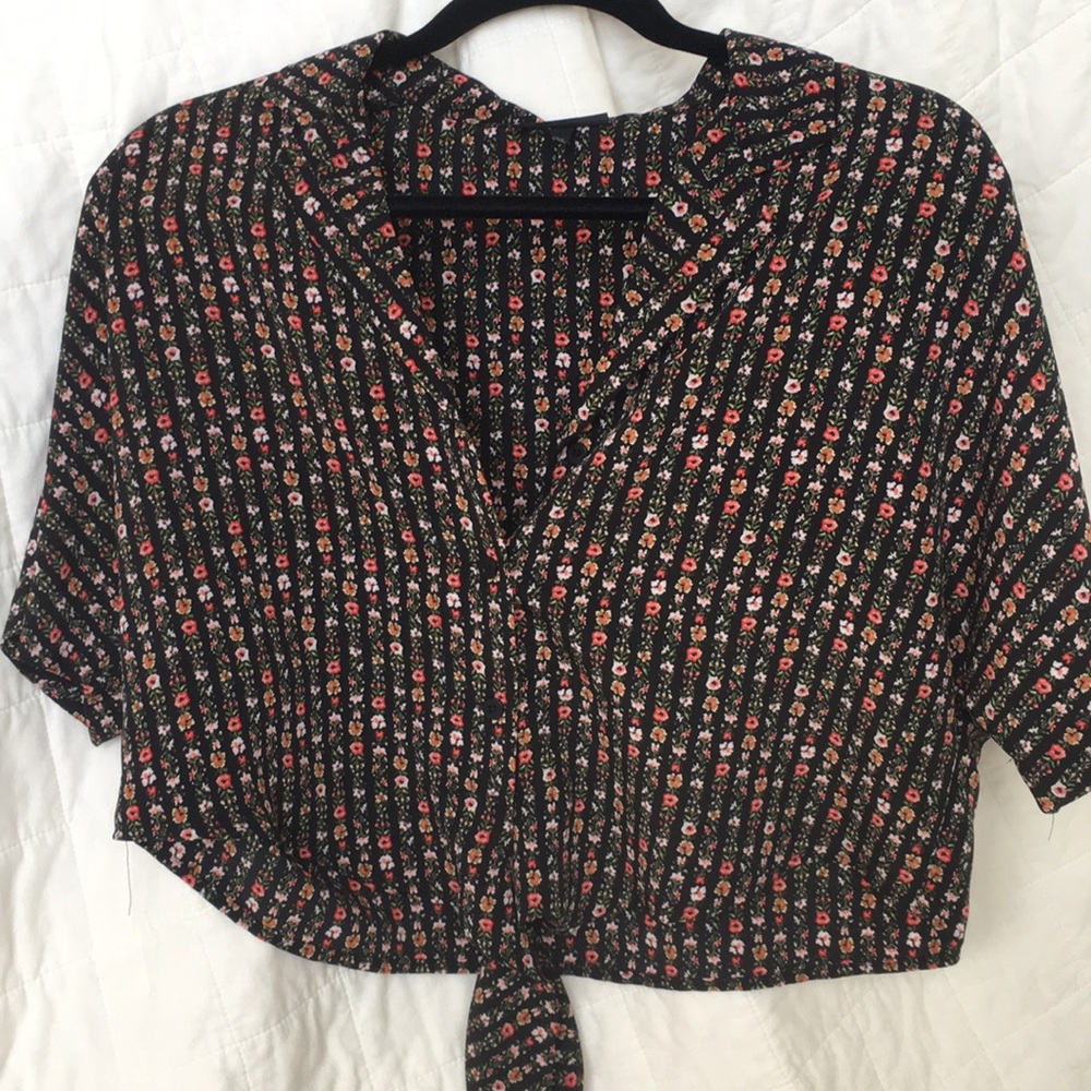 Cropped Topshop floral collared shirt